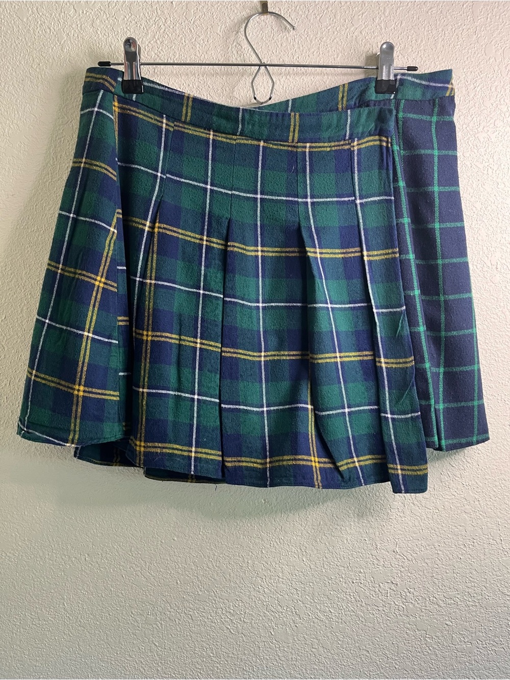 Mare Mare Green and Navy Plaid Pleated Mini Skirt Size L